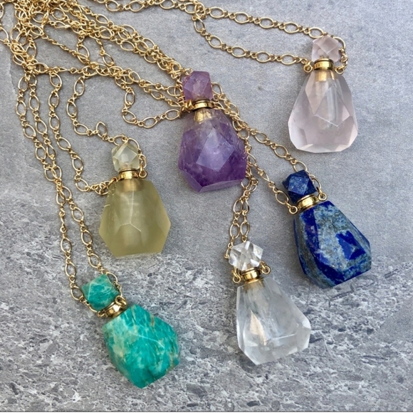 Estrella & Luna Jewelry - 🧡 Stone Bottle Diffuser Boho 22K Gold Necklace
